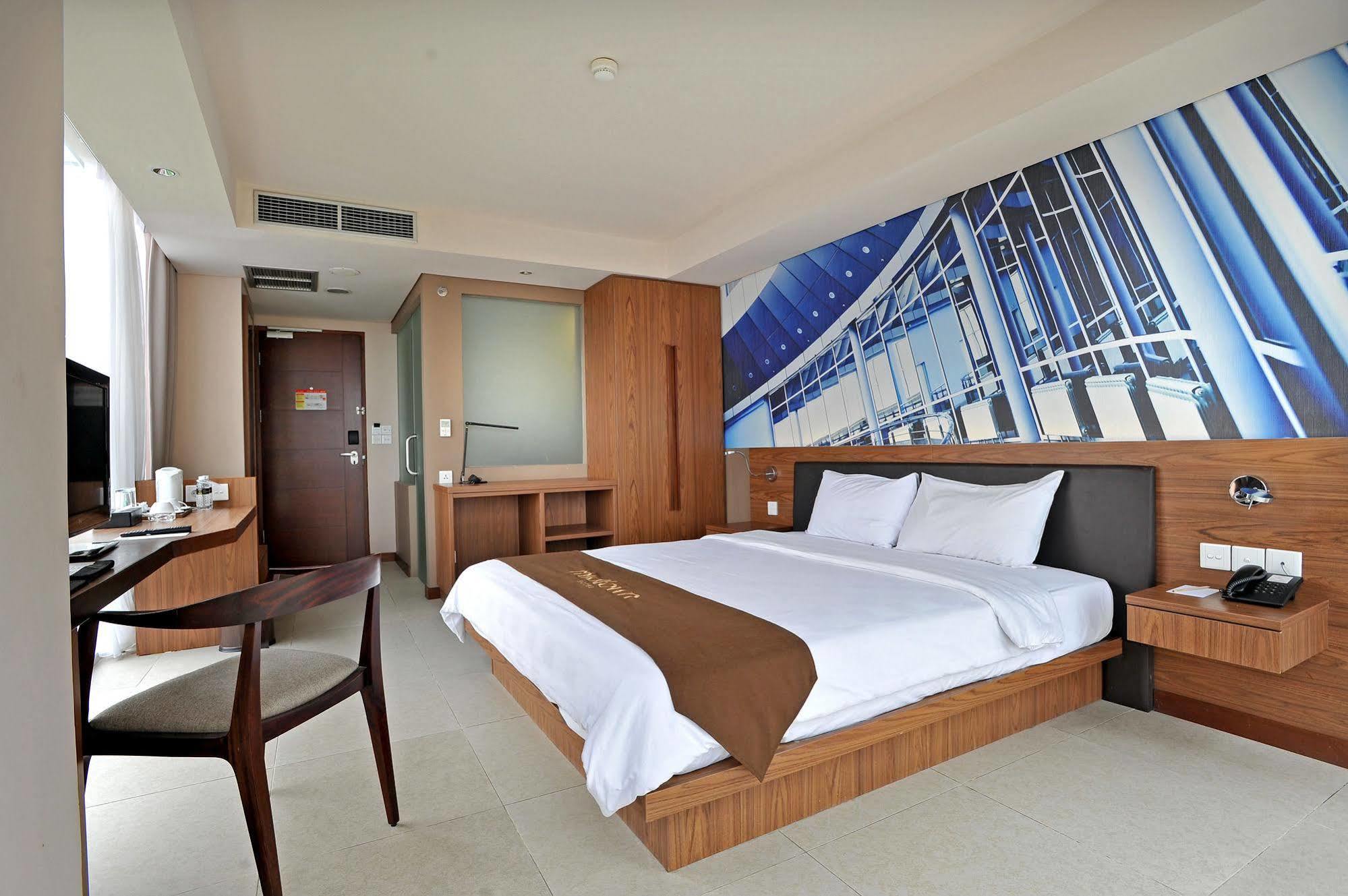 Midtown Hotel Surabaya Exterior foto