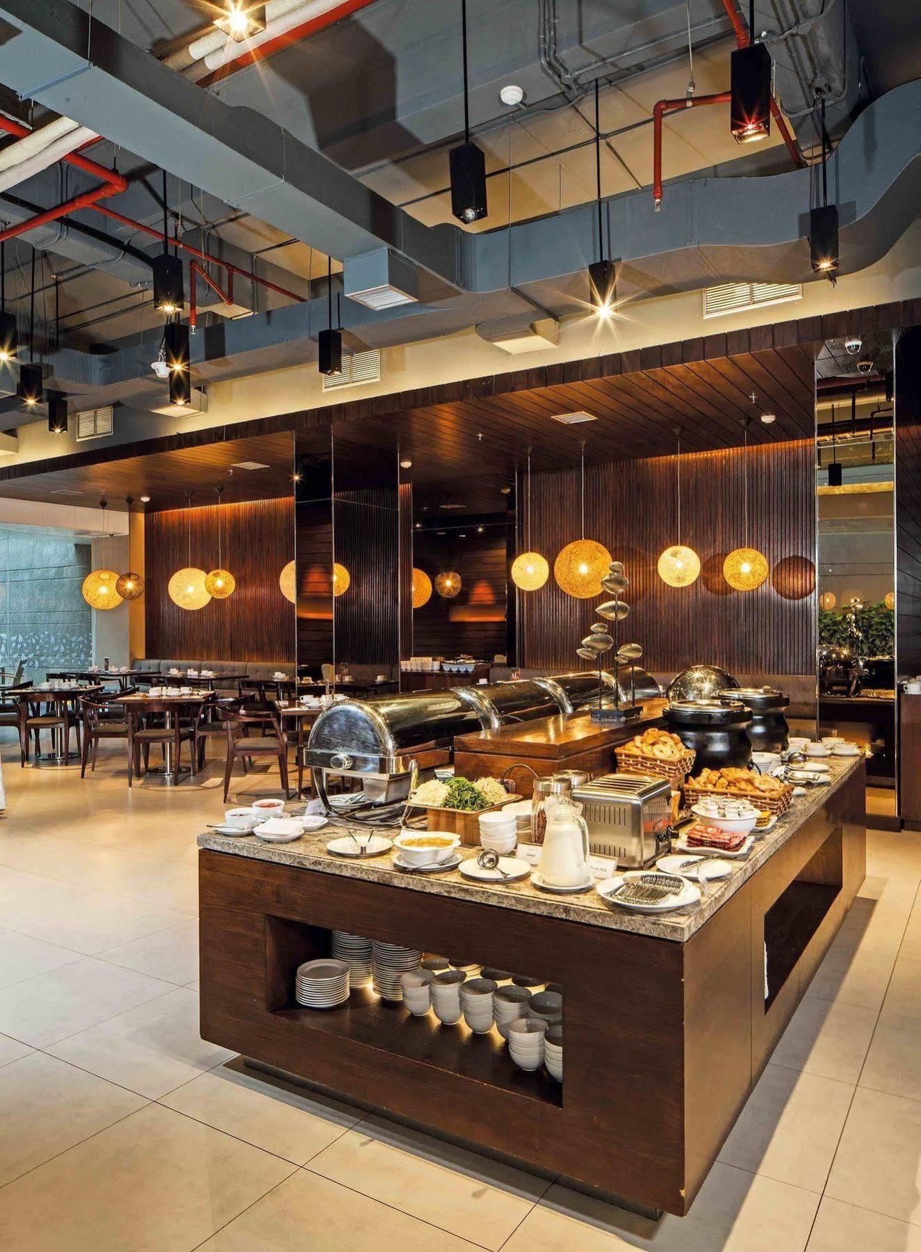 Midtown Hotel Surabaya Exterior foto