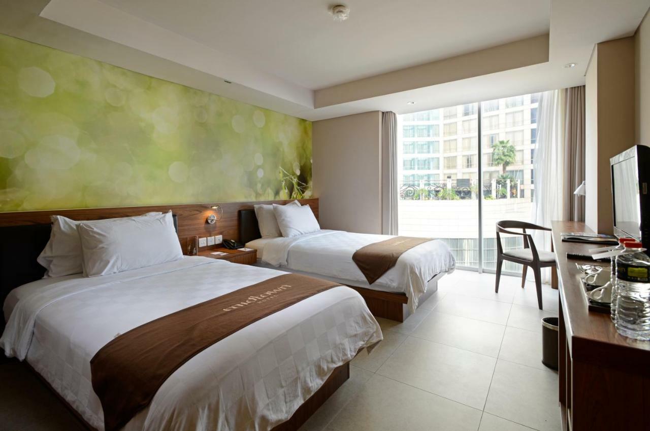 Midtown Hotel Surabaya Exterior foto